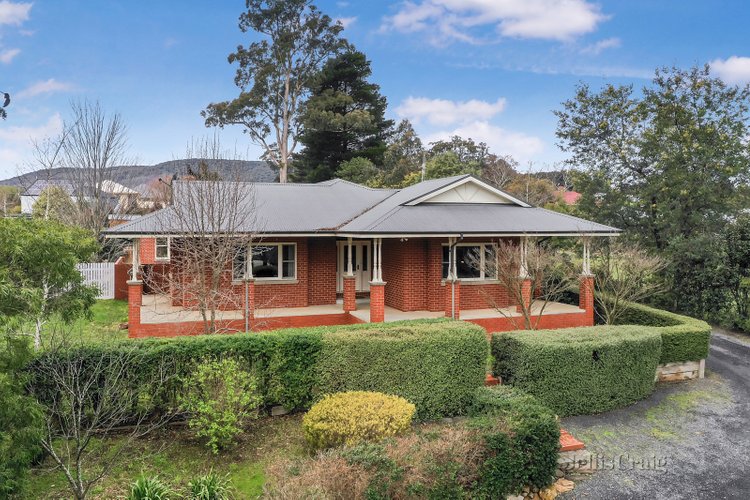 9 Washington Lane Woodend 3442