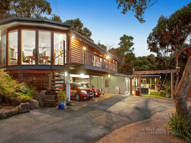 9 Weerona Way North Warrandyte 3113