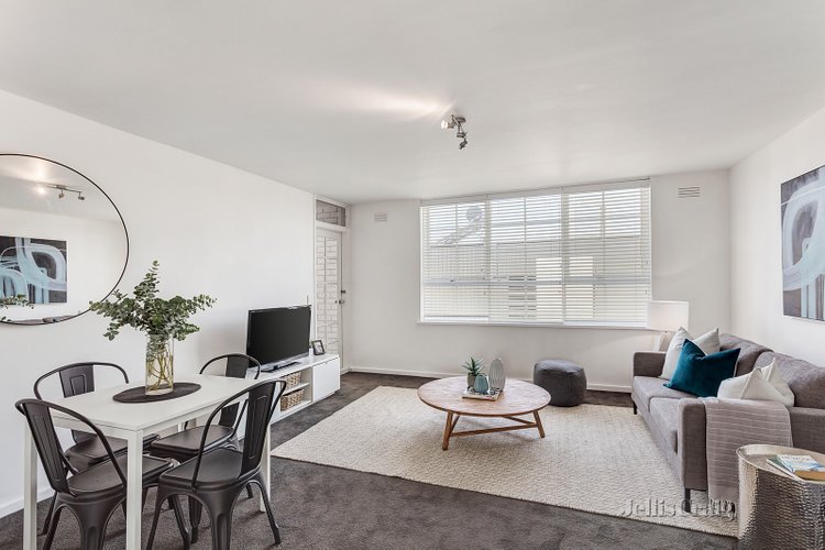 9/10 Brook Street Hawthorn 3122