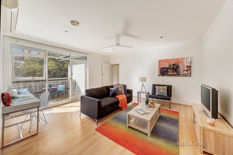 9/10 Nash Street Glen Iris 3146