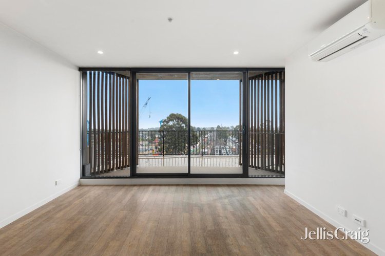 910 39 Kingsway  Glen Waverley 3150