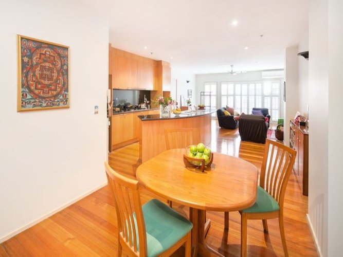 9 14 Lancashire Lane North Melbourne 3051