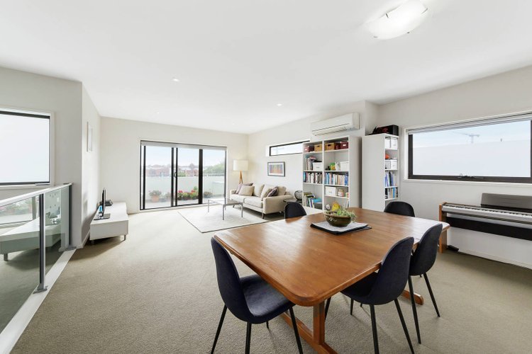 9/16 Shepparson Avenue Carnegie 3163