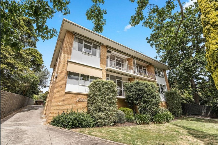 9/18 Alexandra Crescent Surrey Hills 3127