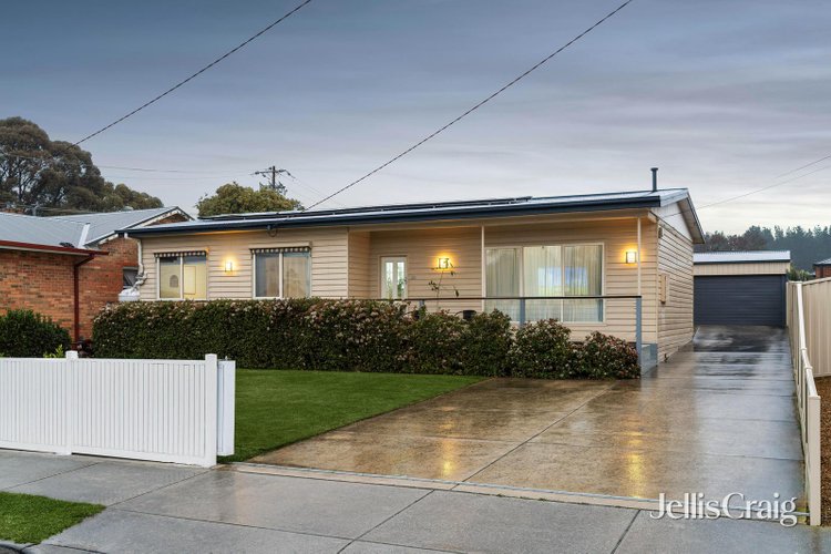 918 Geelong Road Canadian 3350