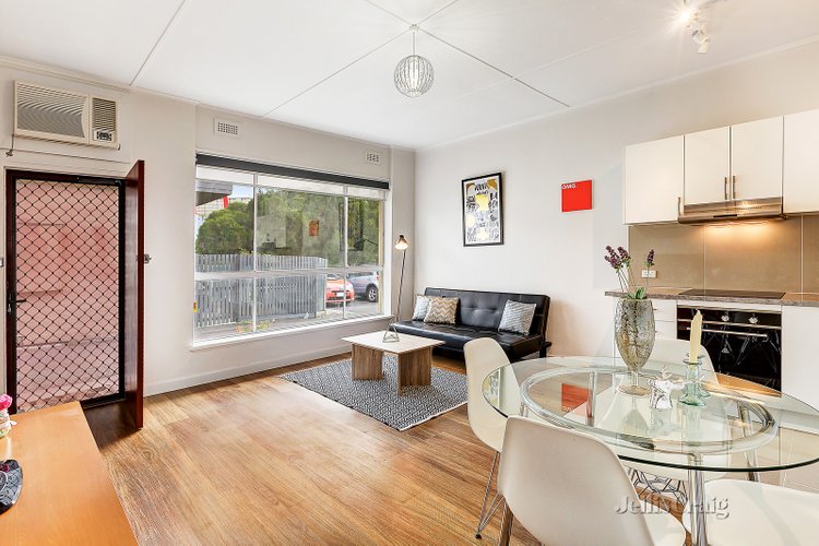 9/18 Lennon Street Parkville 3052