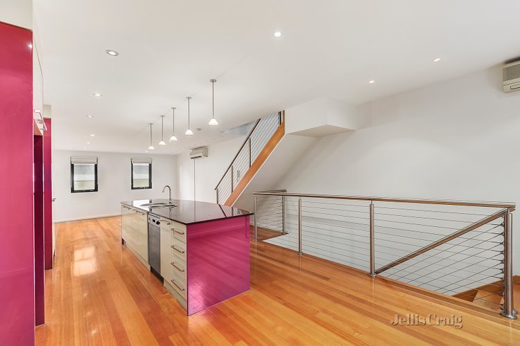 9/2 Groom Street Clifton Hill 3068