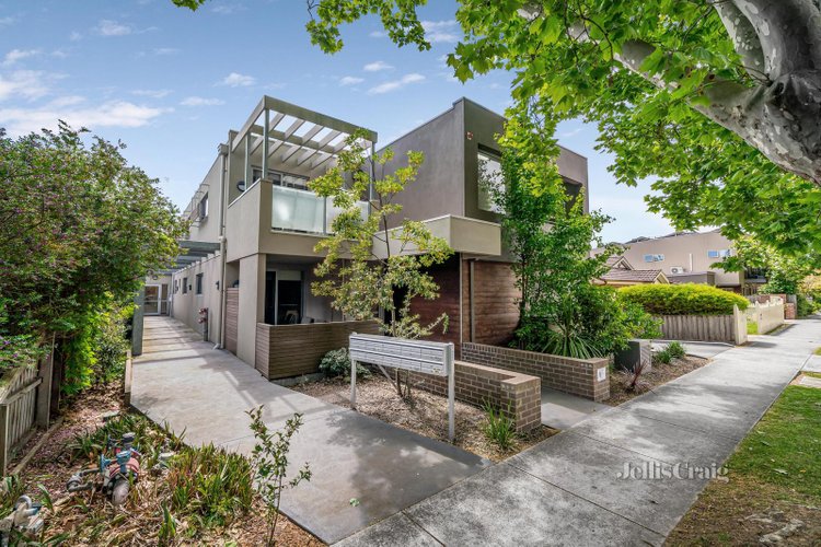 9 22 Bourke Street Ringwood 3134