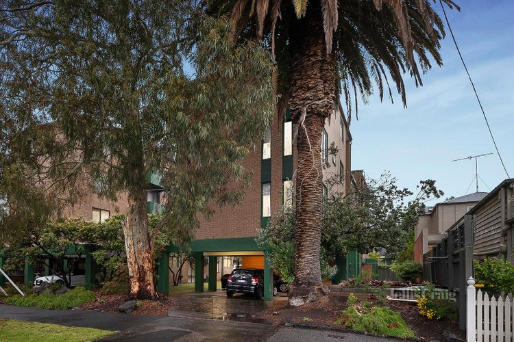 9 223-227 Bridport Street West  Albert Park 3206