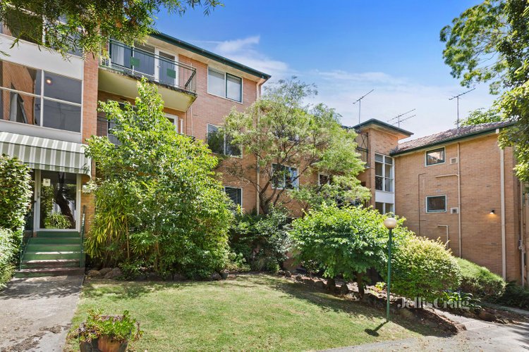 9 24 Brixton Rise Glen Iris 3146