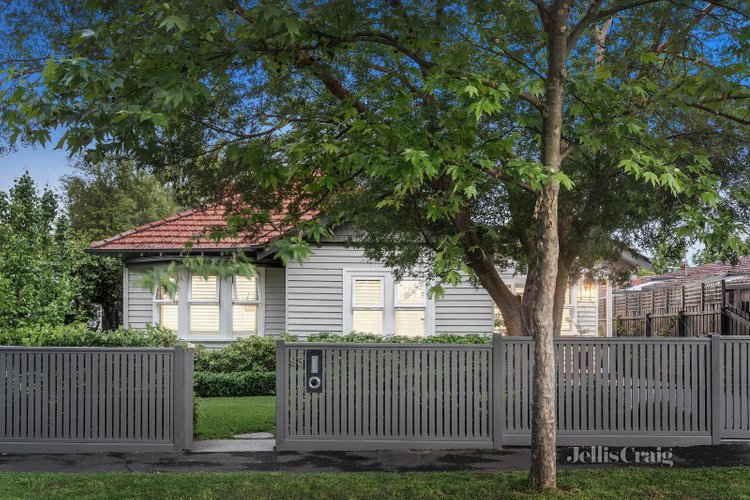 93 Middlesex Road Surrey Hills 3127