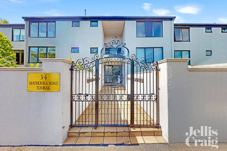 9/34 Mathoura Road Toorak 3142