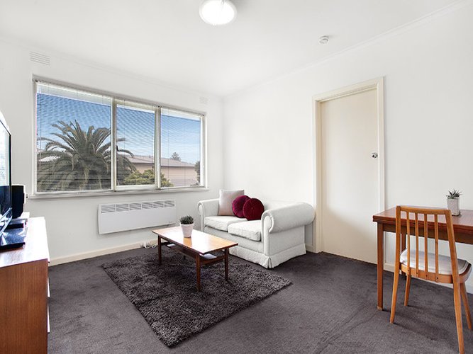 9 4 Hartpury Street Elwood 3184