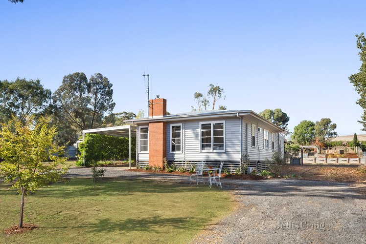 94 Vaughan Springs Road Yapeen 3451