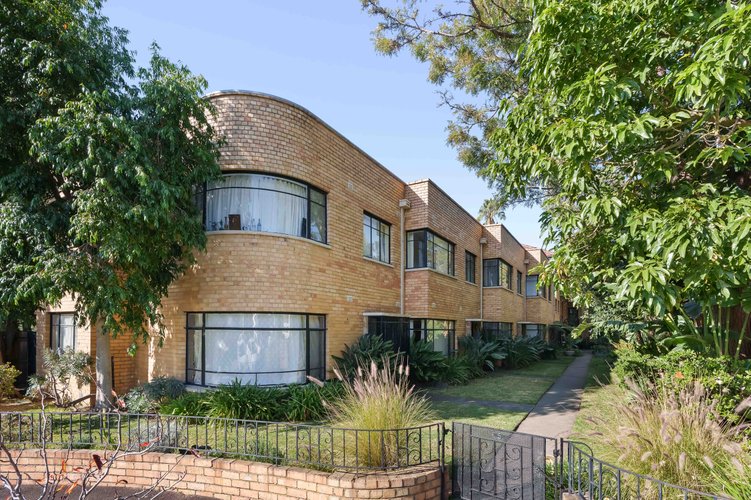 9/5 Bundalohn Court St Kilda 3182