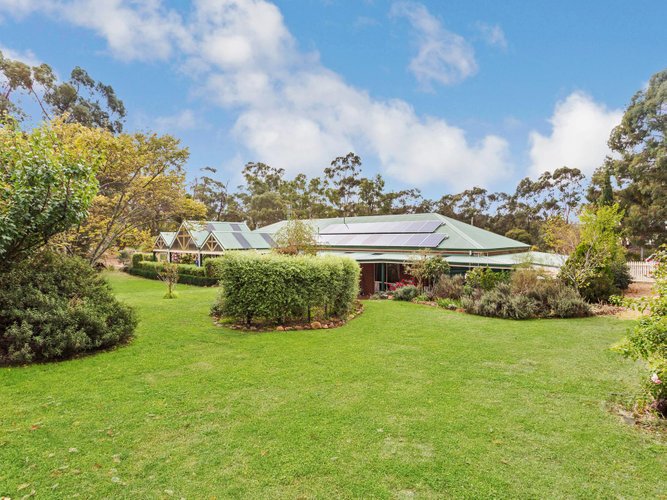 95 Diamond Gully Road Mckenzie Hill 3451