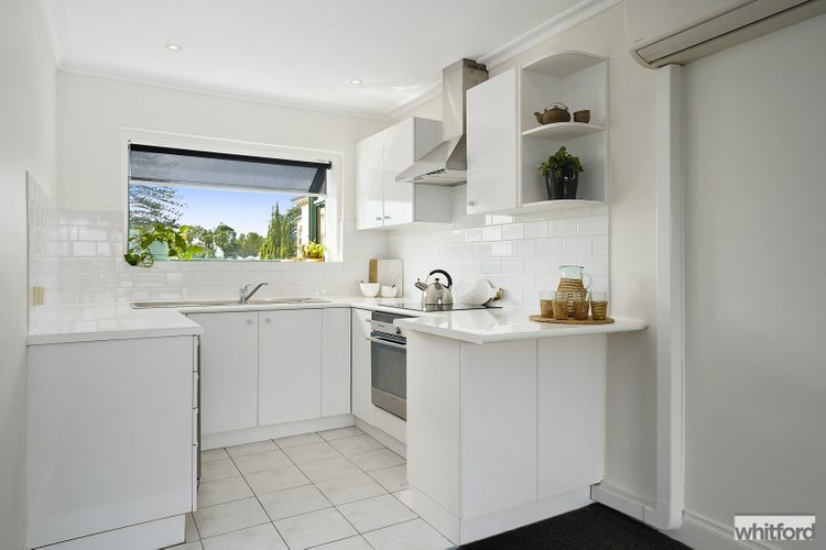 9/50 Eastern Beach Road, Geelong