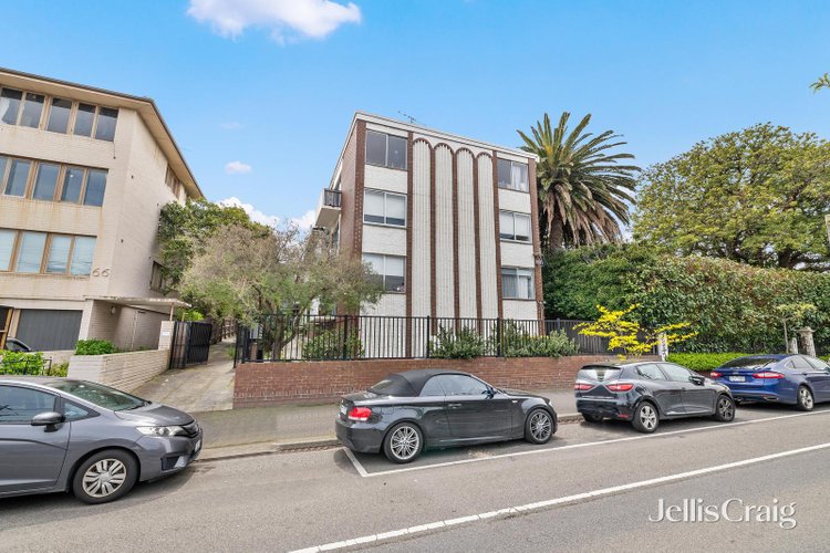 9 68 Alma Road St Kilda 3182