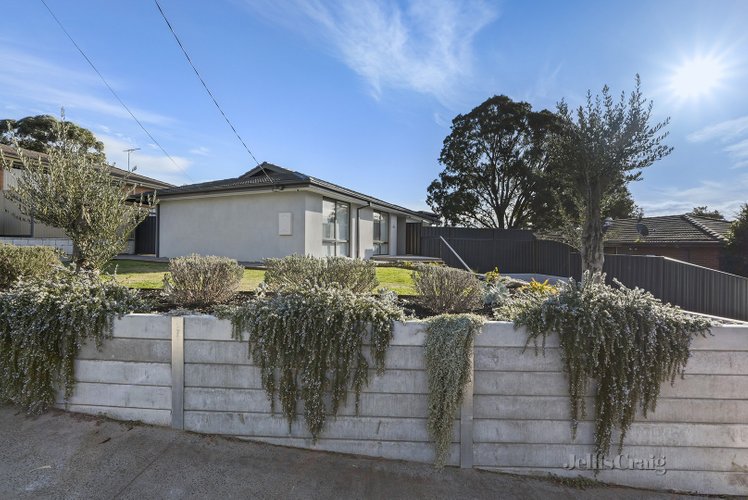 97 Rosemary Crescent Frankston North 3200