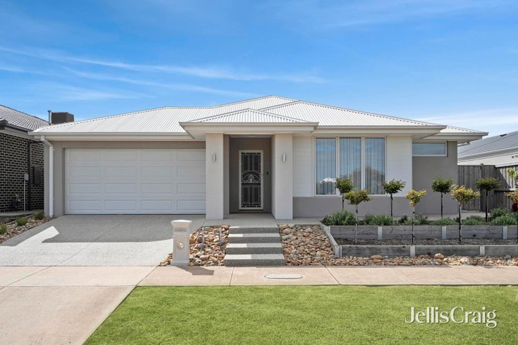 98 Beaumont Avenue Charlemont 3217