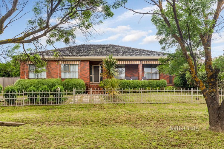98 Farnsworth Street Castlemaine 3450