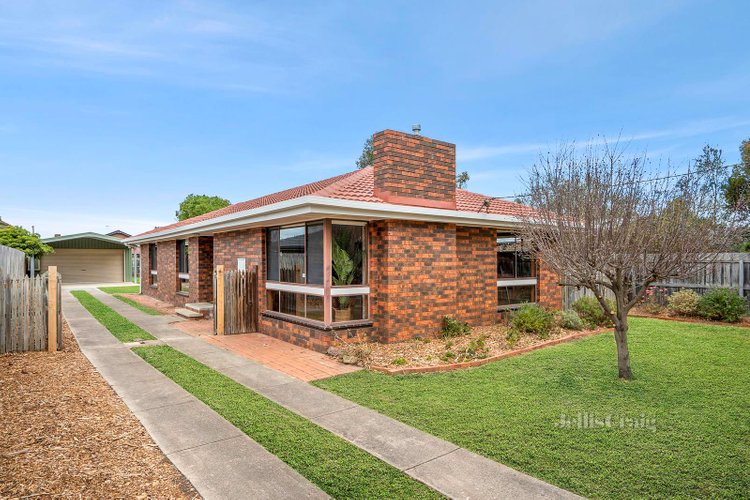 98 McClelland Avenue Lara 3212
