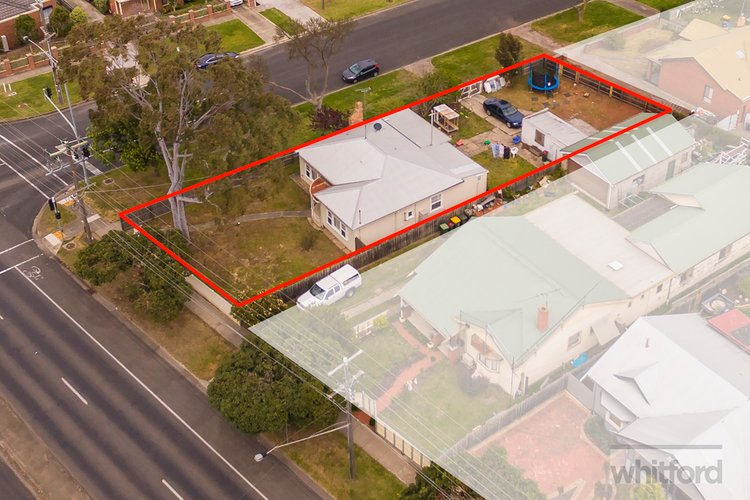 98 Ormond Road, East Geelong