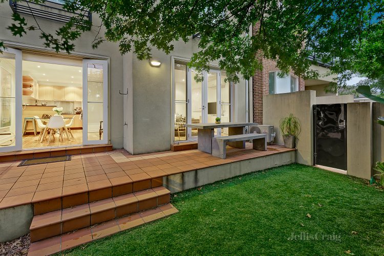 9/912 Glenferrie Road Kew 3101