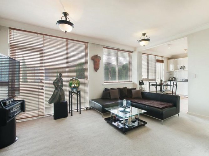 9 99 Brougham Street Kew 3101