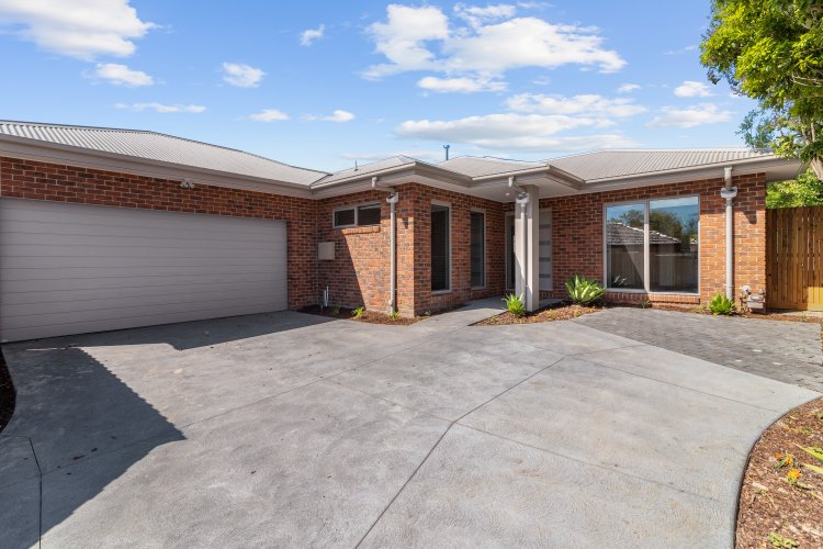 9A Lancaster Road  Mooroolbark 3138
