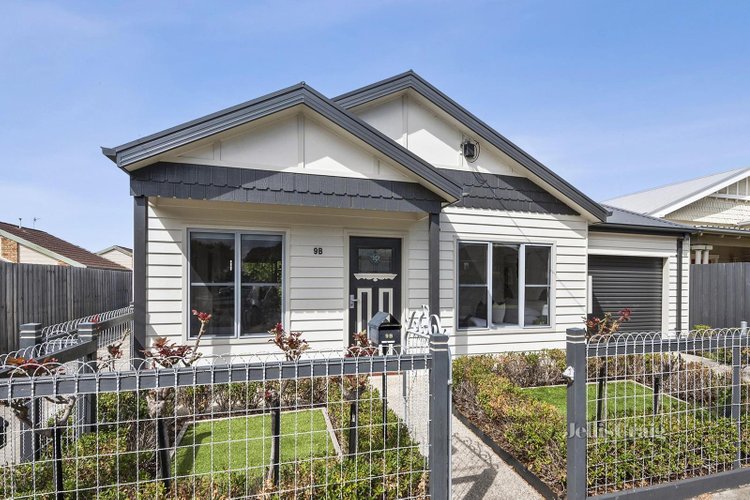 9B Raven Street Geelong West 3218