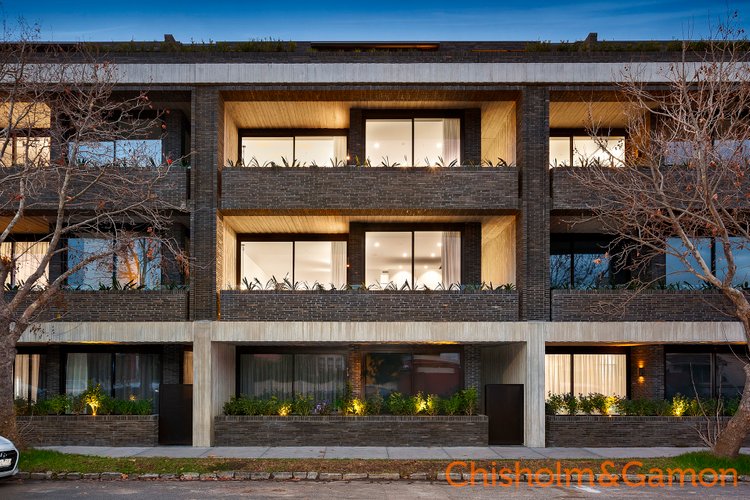 G01 2 Pine Avenue Elwood 3184