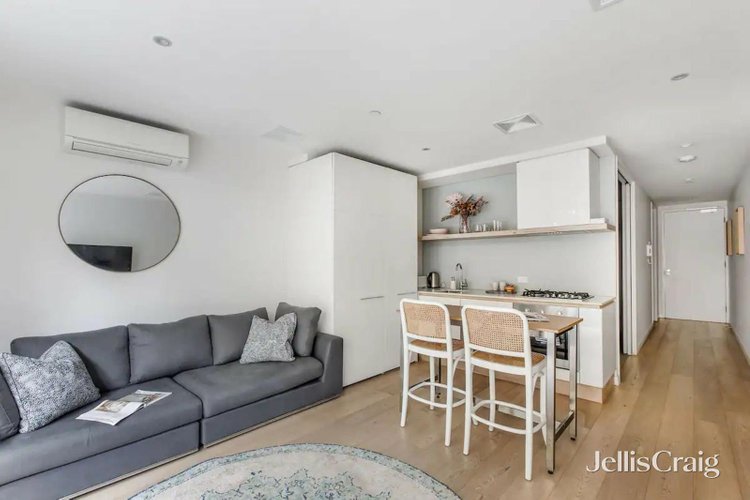 G06 12-14 Dickens Street Elwood 3184