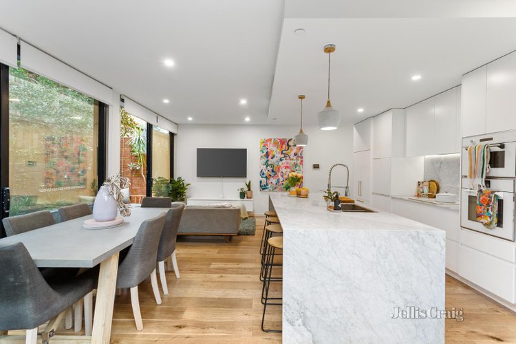 G08 402 Riversdale Road Hawthorn East 3123