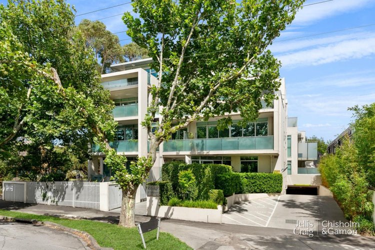 G08 60-62 Broadway  Elwood 3184
