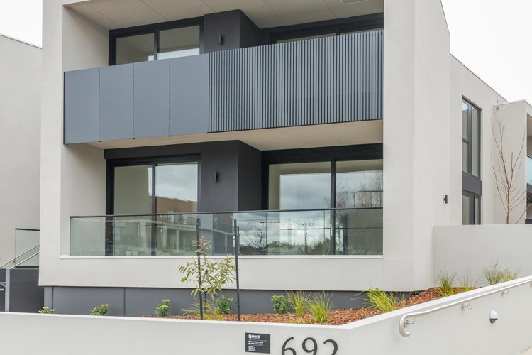 G13/692 Whitehorse Road Mont Albert 3127