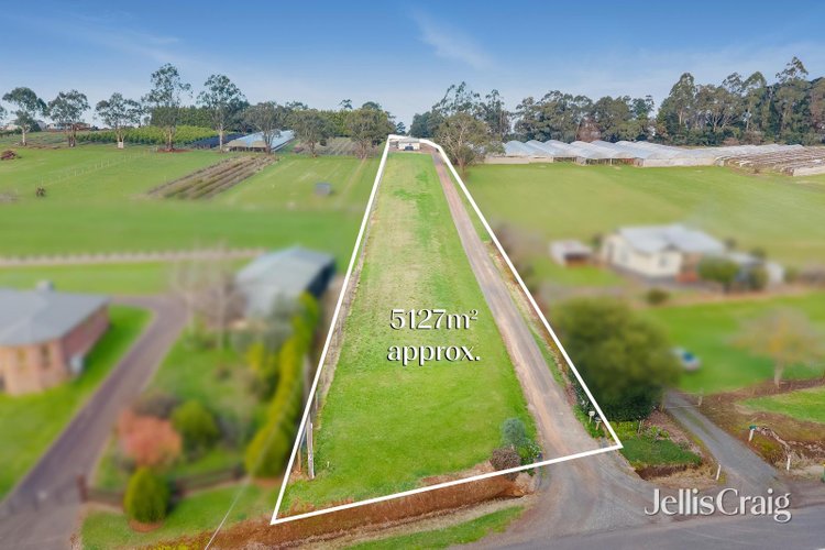 1 113 Monbulk-Seville Road Wandin East 3139