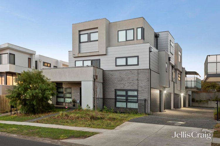 3 1 Banool Quadrant Doncaster East 3109