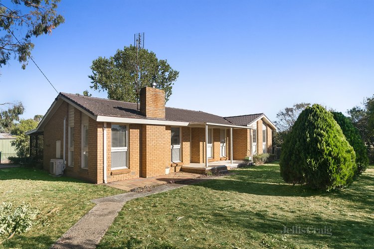 24 Service Street Malmsbury 3446