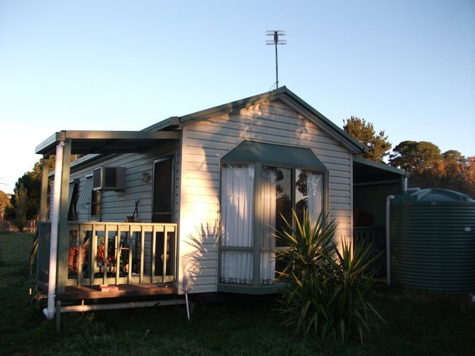 Relocatabl BR home, fully self-contained.  Castlemaine 3450