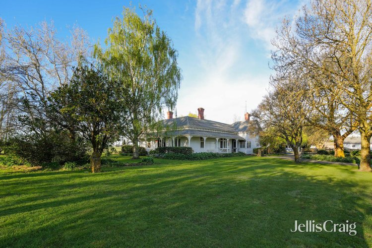 'Woodara' 47 Rowan Road Kyneton 3444