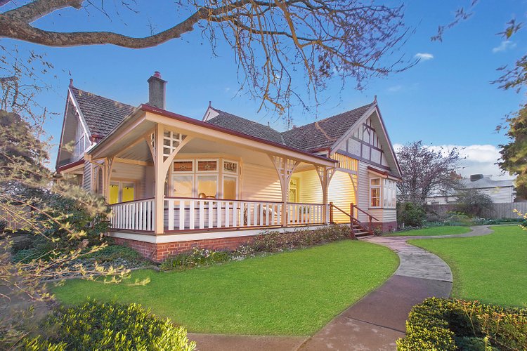 Wyoming, 17-19 Mollison Street Kyneton 3444