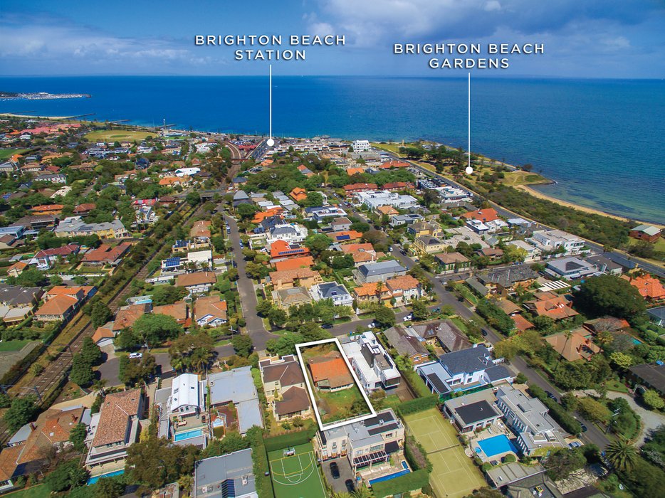 3 Gould Street Brighton 575046 Marshall White