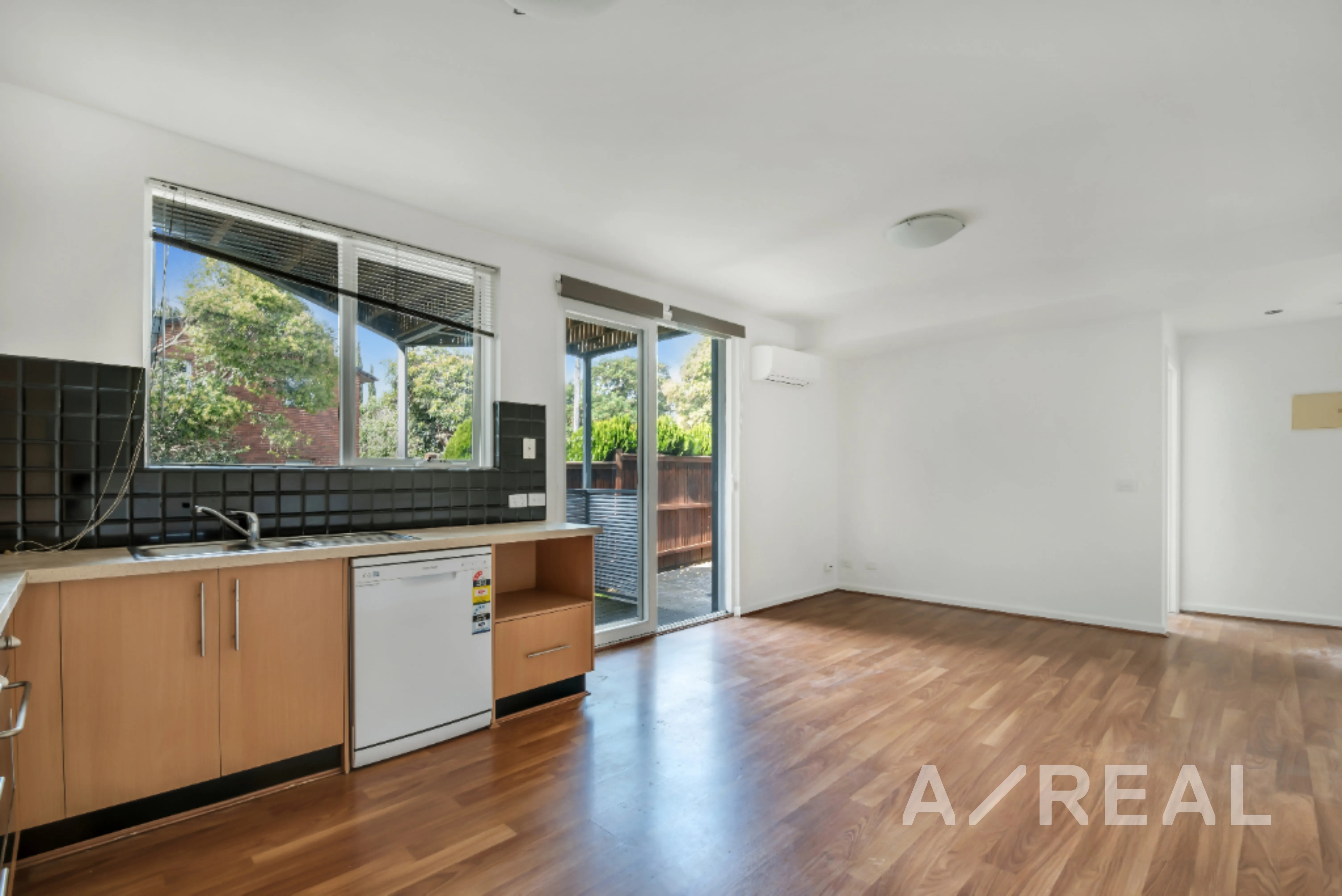 01/233 Cotham Road, Kew VIC 3101 