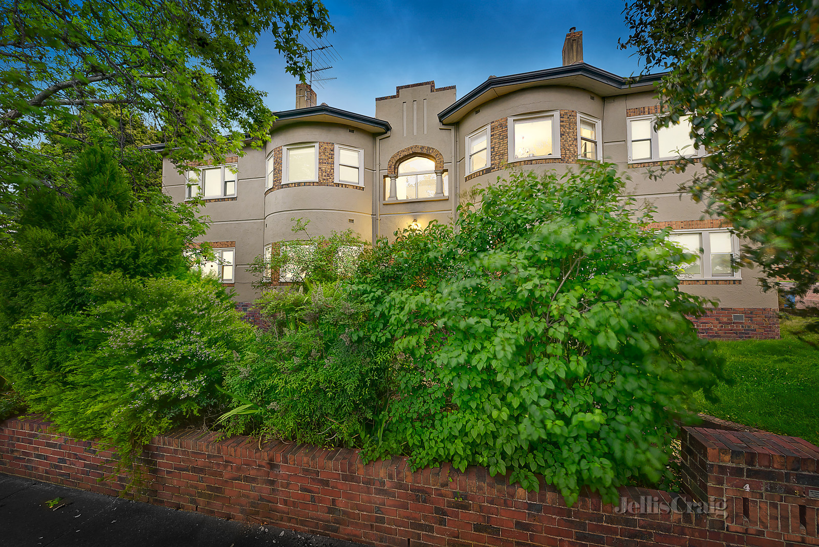 1-4/25 View Street, Hawthorn
- Print Image 1