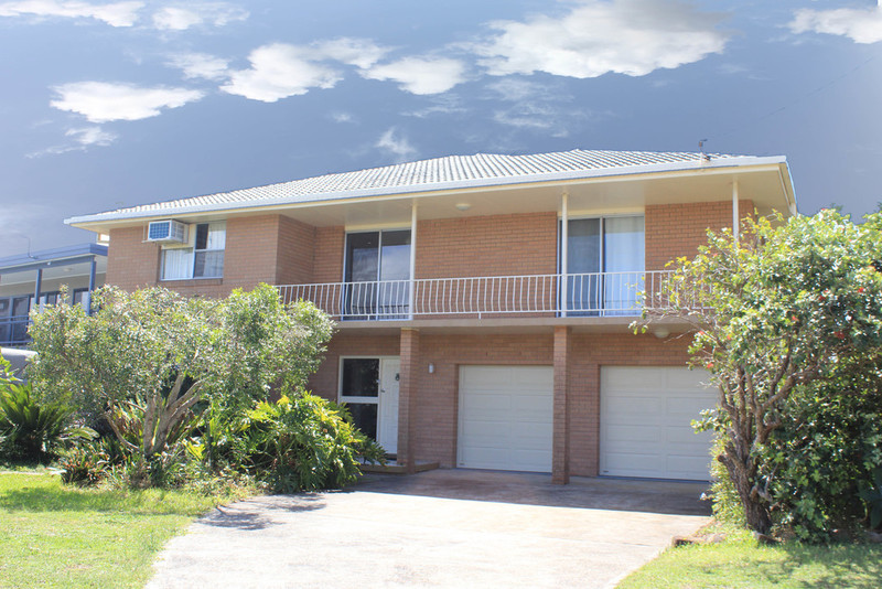 1 Allenwood Street CAMDEN HEAD NSW 2443