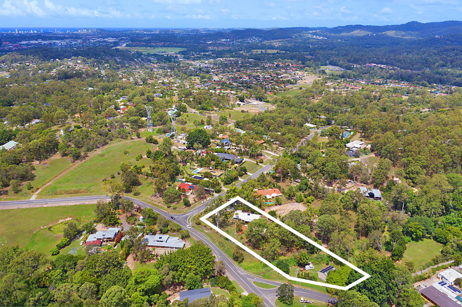 1 Baileys Road, Tallai Qld 4213