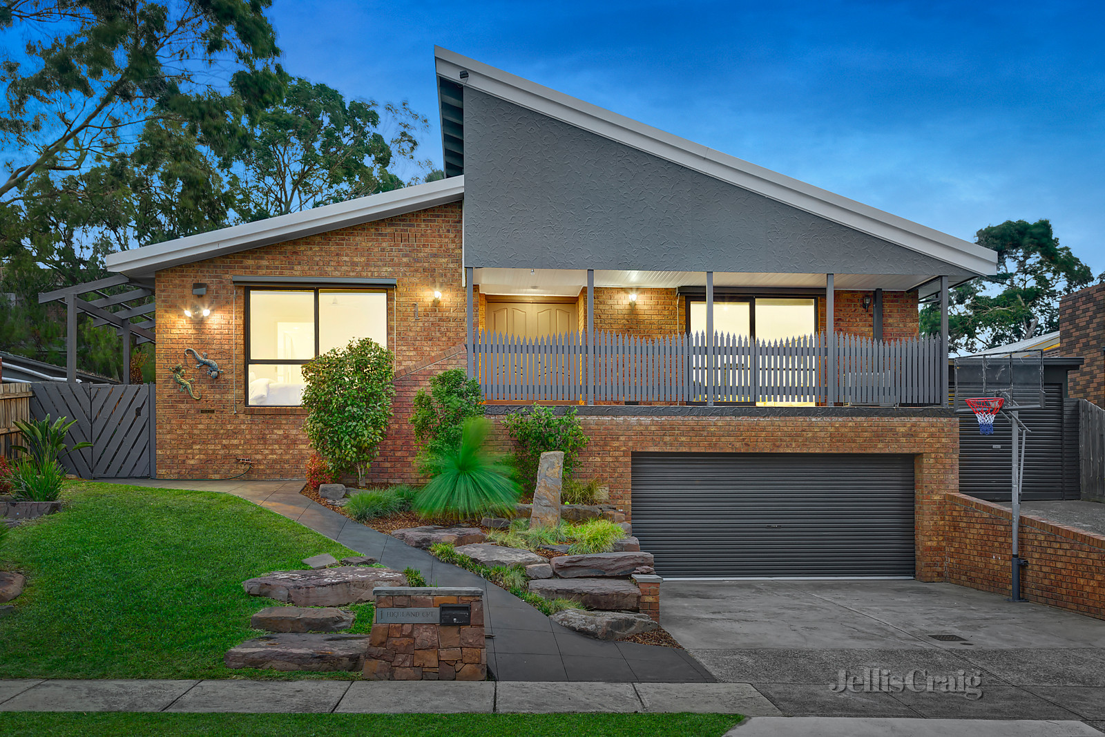 1 Highland Court, Eltham North
- Print Image 1