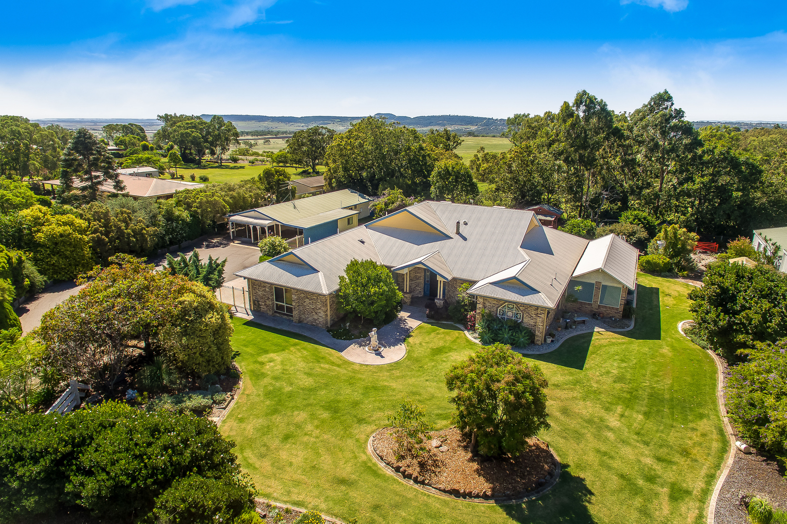 1 Rocky Ridge Court, Cotswold Hills QLD 4350