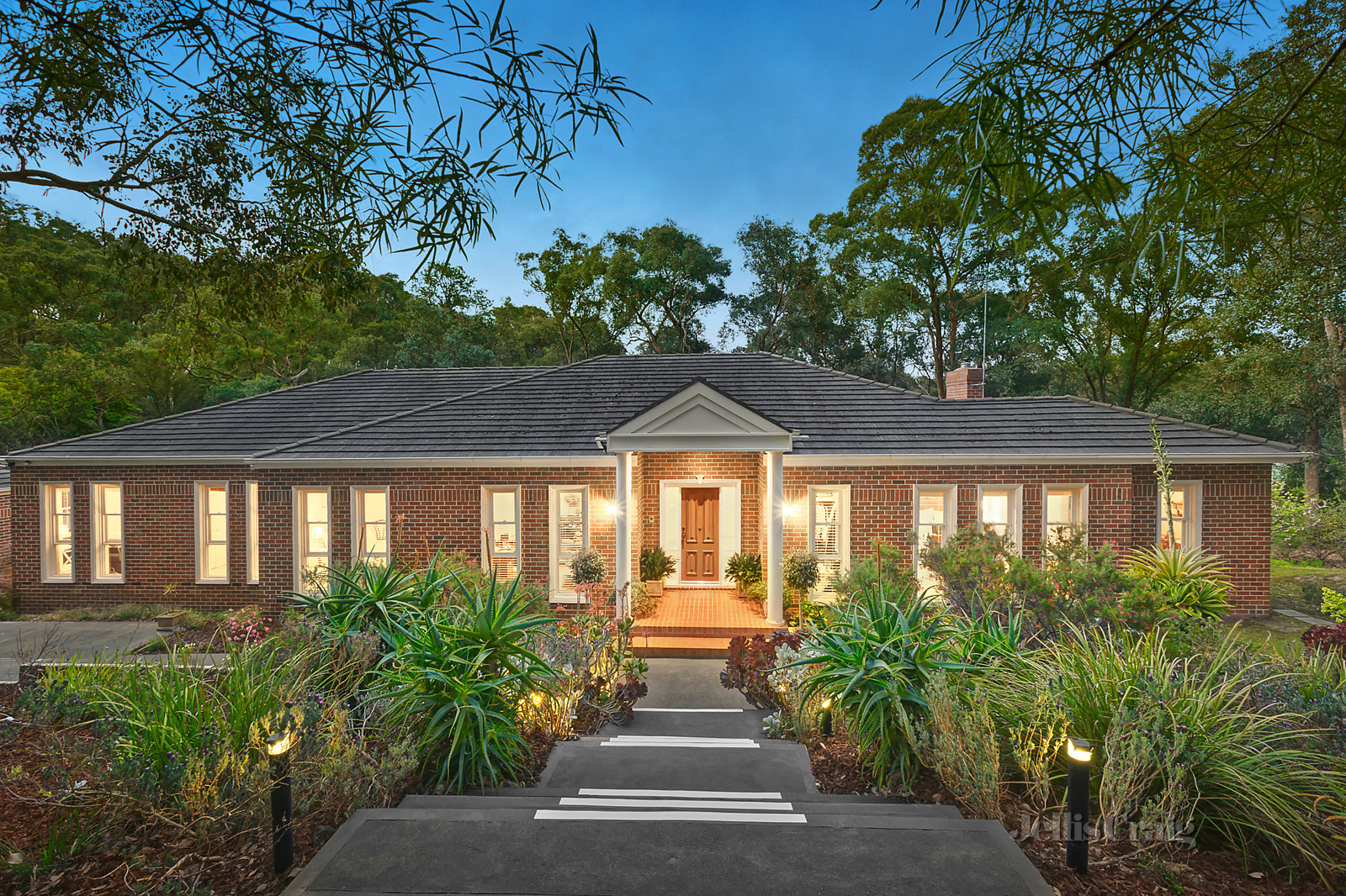 1 South Valley Road, Park Orchards
- Print Image 1